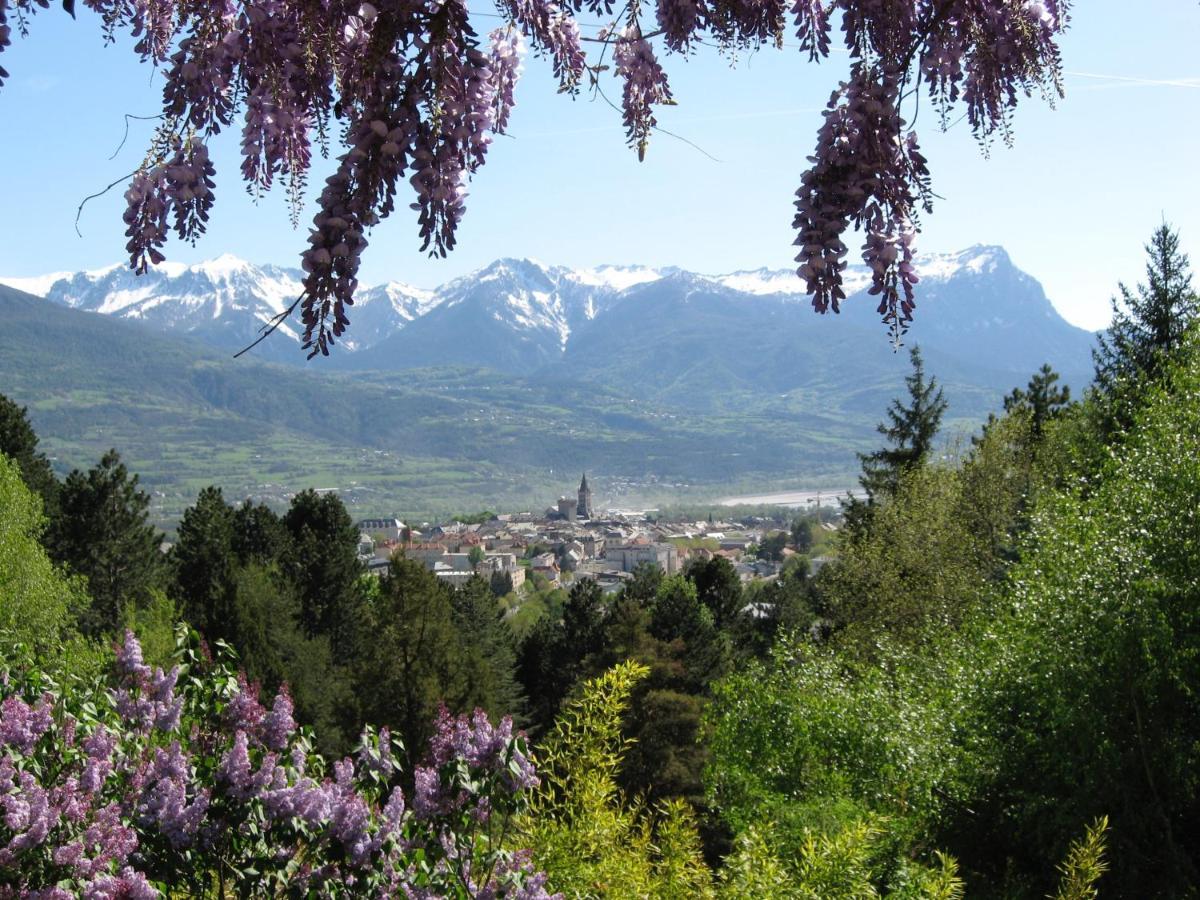 Bed and Breakfast Le Vieux Chalet Embrun Zewnętrze zdjęcie